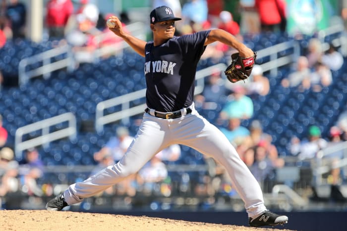 Yankees RP Albert Abreu pitching in spring training game